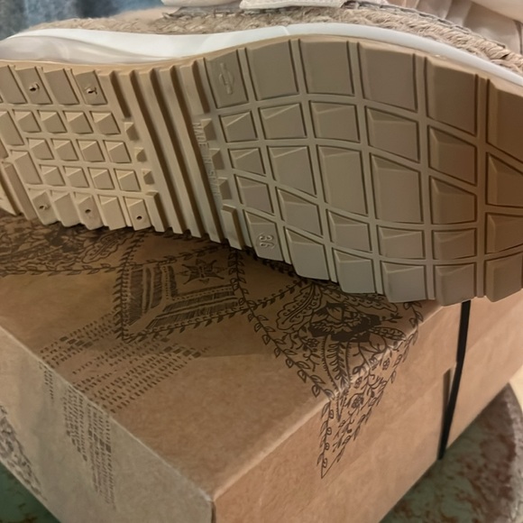 Free People bnwt - Picture 3 of 4